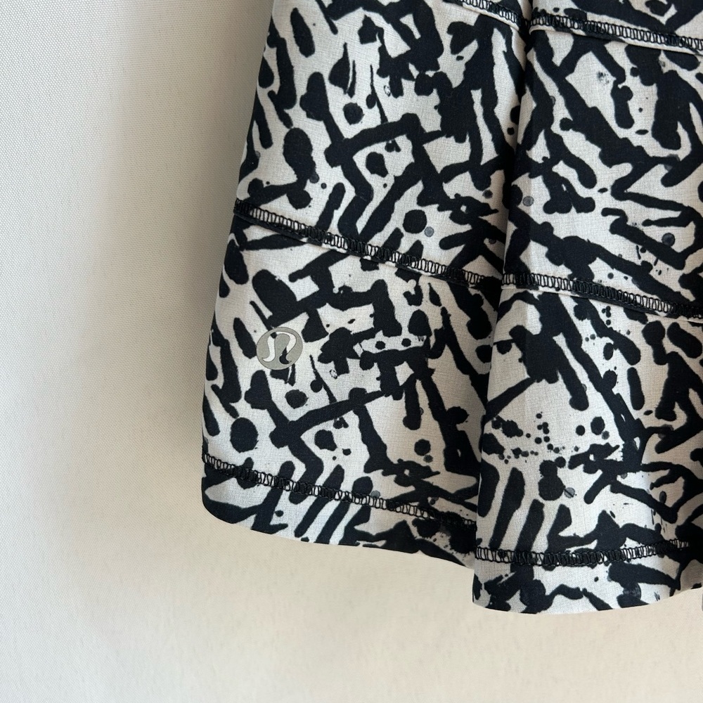 Lululemon Pace Rival Skirt II in Brushed Animal White Black - Picture 2 of 7